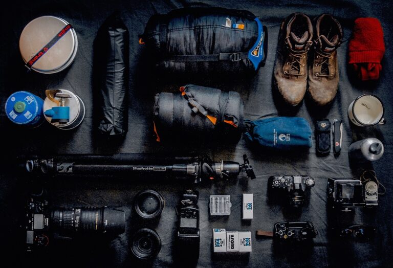 lifestyle, travel, equipment-2569520.jpg
