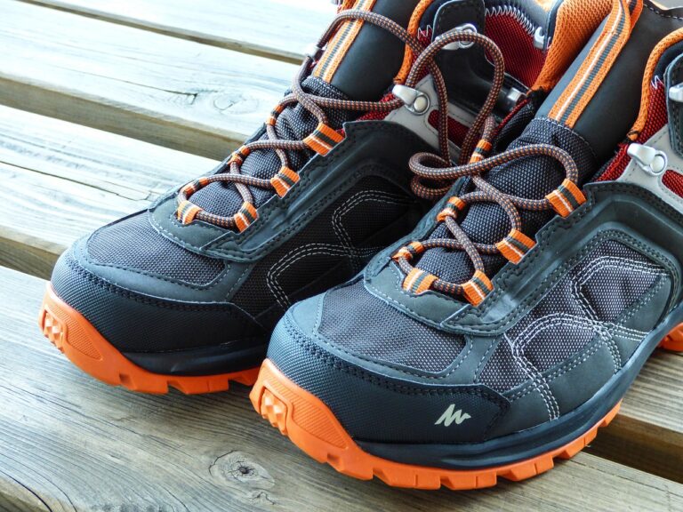 shoe, boots, hiking boots-2585302.jpg
