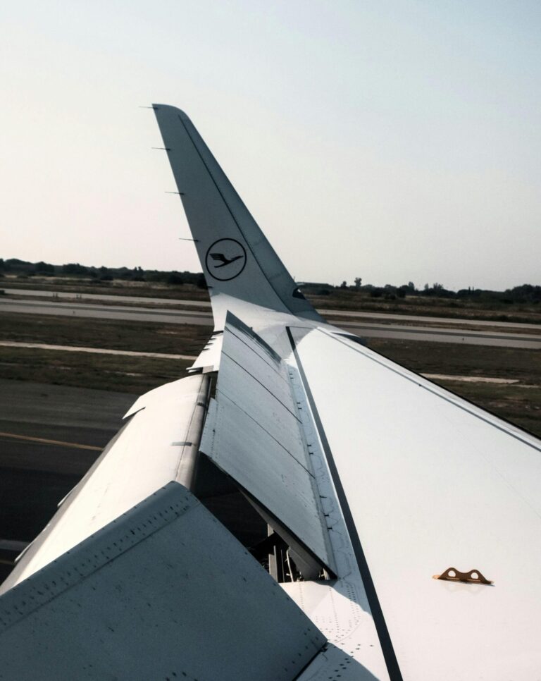 Lufthansa Wing Breaking After Landing